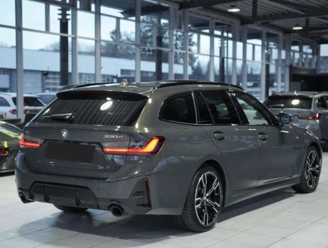 BMW 330 d 48V xDrive Touring Msport - foto 4 di 4