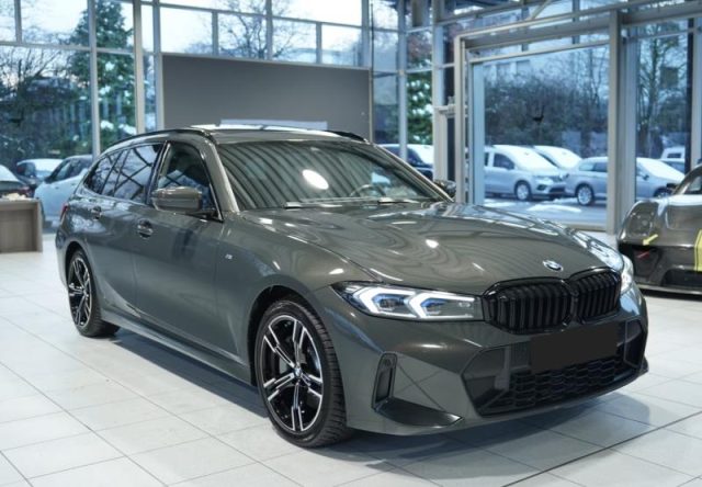 BMW 330 d 48V xDrive Touring Msport - foto 2 di 4