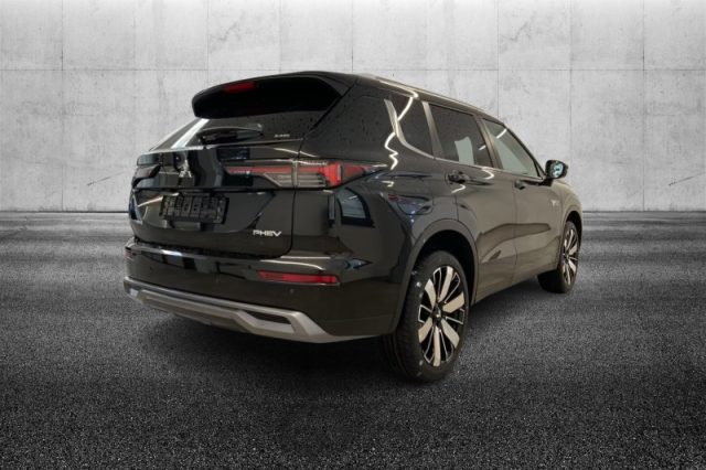 Mitsubishi Outlander 2.4 MIVEC 4WD PHEV Diamond SDA - foto 2 di 4