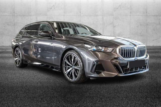 BMW 520 d 48V sDrive Touring Msport - foto 2 di 4