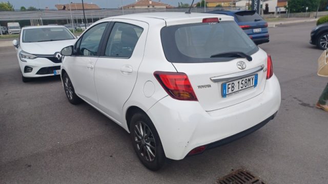 Toyota Yaris 1.0 5 porte Cool - foto 2 di 4