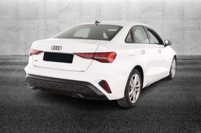 Audi A3 Sedan TFSI 110 kW S tronic S line edition - foto 2 di 3