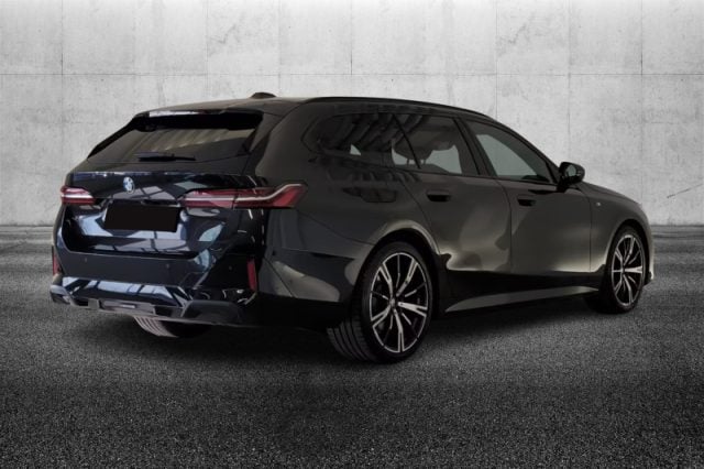 BMW 520 d 48V sDrive Touring Msport - foto 2 di 4