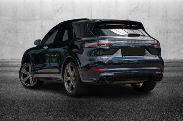 Porsche Cayenne 3.0 V6 Platinum Edition - foto 2 di 4