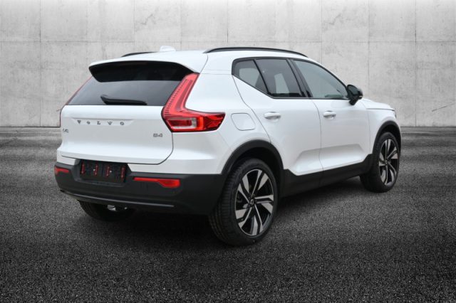 Volvo XC40 B4 automatico Ultra Dark - foto 3 di 4
