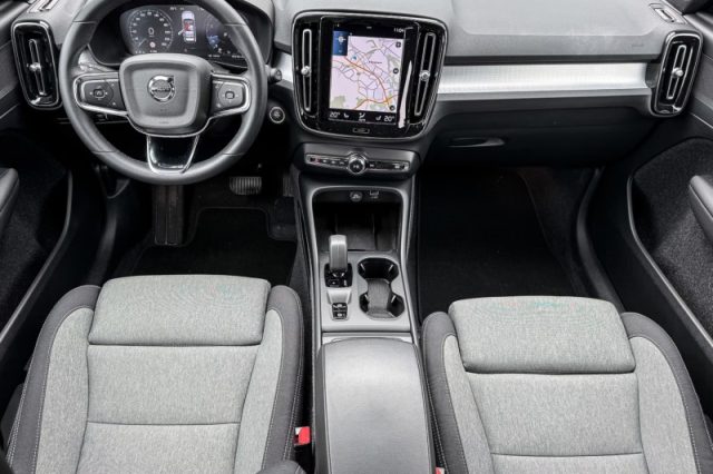 Volvo XC40 T2 automatico Core - foto 3 di 4