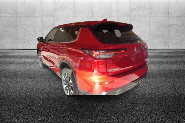 Mitsubishi Outlander 2.4 MIVEC 4WD PHEV Diamond SDA - foto 3 di 4