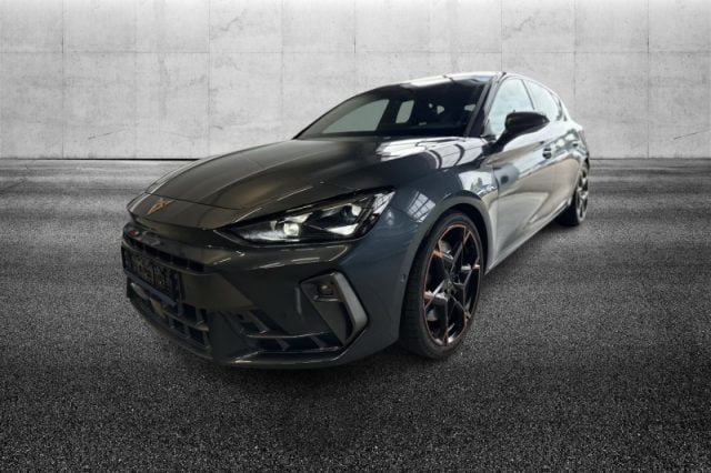 CUPRA Leon 2.0 TSI 300 CV DSG VZ semestrale a PIEVE DI CENTO