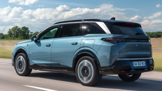 Peugeot 5008 Hybrid 145 e-DCS6 GT Exclusive - foto 4 di 4