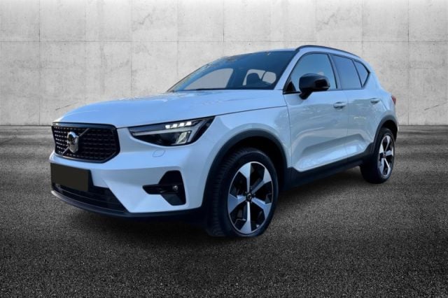 Volvo XC40 B3 automatico Plus Bright usato a PIEVE DI CENTO