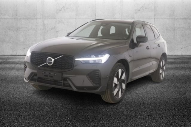 Volvo XC60 T8 Plug-in hybrid AWD automatico Plus Dark usato a PIEVE DI CENTO