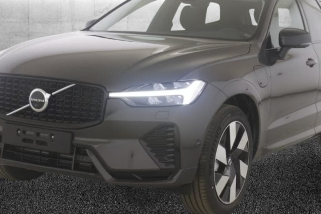Volvo XC60 T8 Plug-in hybrid AWD automatico Plus Dark - foto 3 di 4