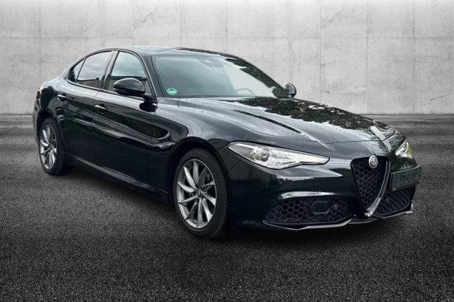 Alfa Romeo Giulia 2.0 Turbo 200 CV AT8 Sprint - foto 2 di 4