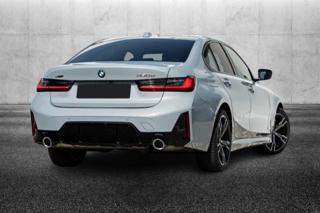 BMW 330 d 48V xDrive Msport - foto 2 di 4