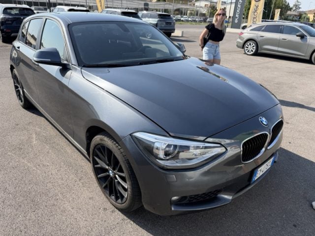 BMW 120 d xDrive 5p. Unique - foto 3 di 4