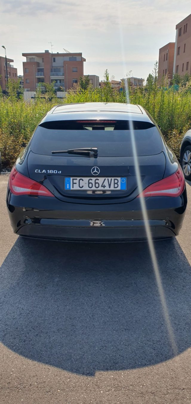 Mercedes-Benz CLA 180 d S.W. Automatic Business - foto 2 di 4