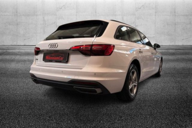 Audi A4 Avant 30 TDI/136 CV S tronic - foto 2 di 4