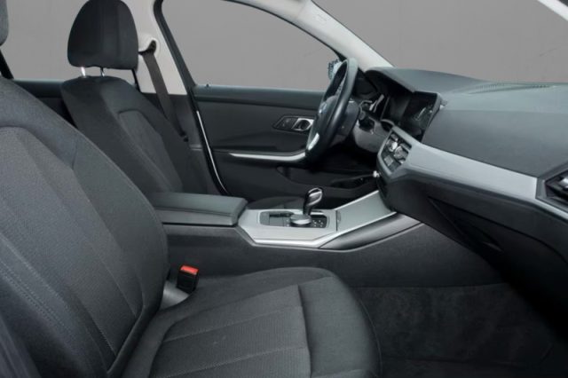 BMW 330 e Touring Business Advantage - foto 4 di 4