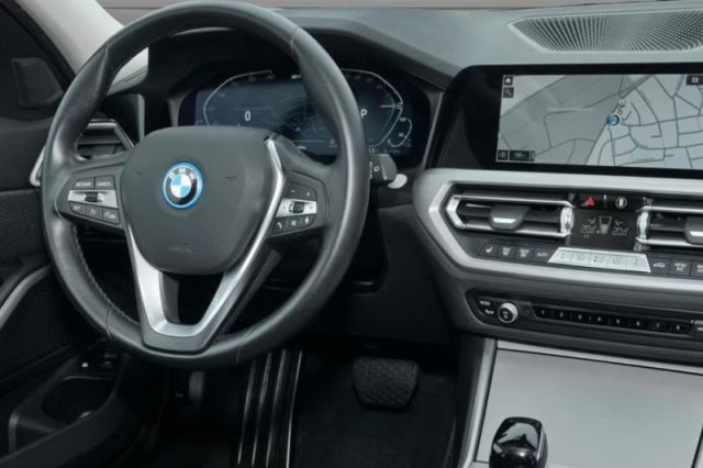 BMW 330 e Touring Business Advantage - foto 3 di 4