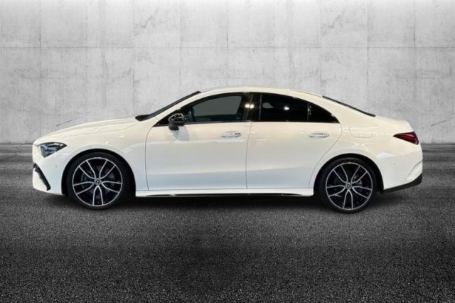 Mercedes-Benz CLA 200 d Automatic AMG Line Premium - foto 3 di 4