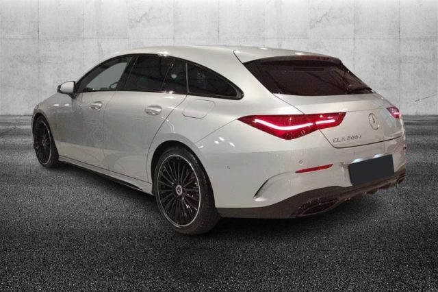 Mercedes-Benz CLA 200 d Automatic Shooting Brake AMG Line Premium - foto 3 di 4