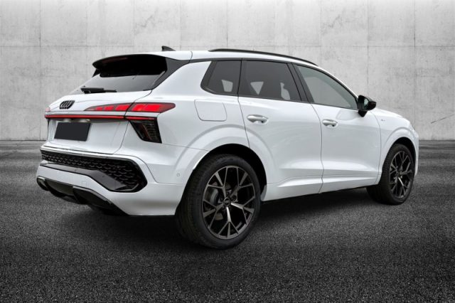 Audi Q3 TDI 110 kW S tronic S Line edition - foto 3 di 4