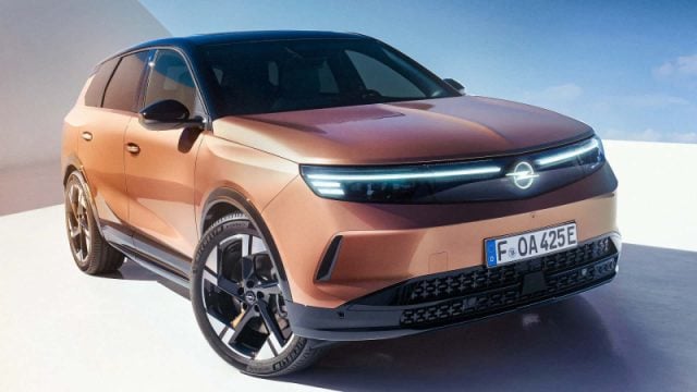 Opel Grandland Hybrid 145 CV EDCT Ultimate nuovo a PIEVE DI CENTO