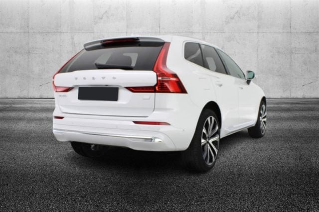 Volvo XC60 T8 Plug-in hybrid AWD automatico Ultra Bright - foto 3 di 4