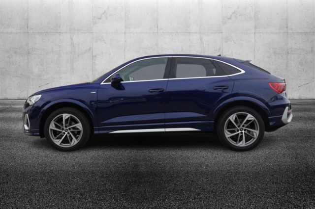 Audi Q3 SPB 35 TFSI S tronic S line edition - foto 3 di 4