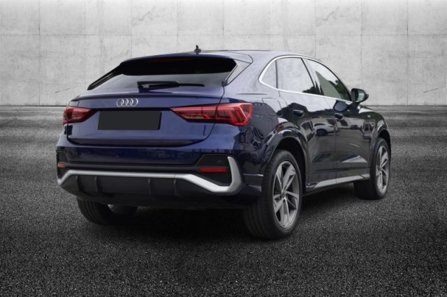 Audi Q3 SPB 35 TFSI S tronic S line edition - foto 2 di 4