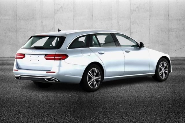 Mercedes-Benz E 220 d S.W. Auto Business Sport - foto 2 di 4