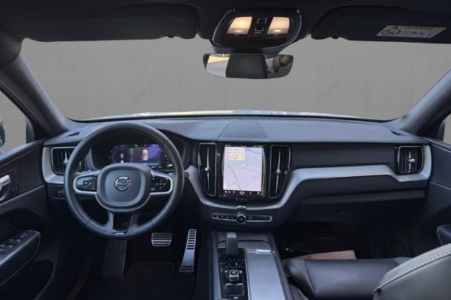 Volvo XC60 B4 (d) Geartronic R-design - foto 4 di 4