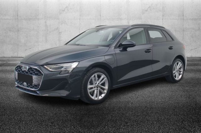 Audi A3 SPB 40 TFSI e S tronic Business semestrale a PIEVE DI CENTO