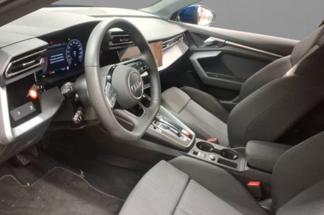 Audi A3 Sedan TDI 110 kW S tronic S line edition - foto 3 di 4