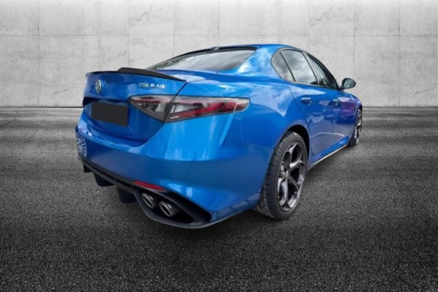 Alfa Romeo Giulia 2.9 V6 Bi-Turbo AT8 Quadrifoglio - foto 3 di 4
