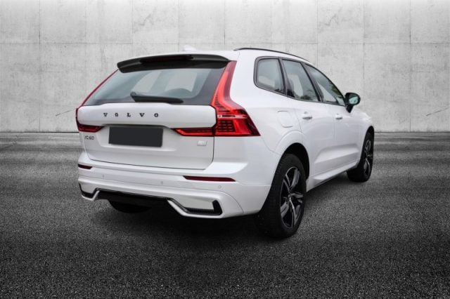 Volvo XC60 T8 Recharge Plug-in Hybrid AWD R-design - foto 2 di 4