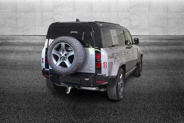 Land Rover Defender 110 3.0D I6 300 CV AWD Auto X-Dynamic SE - foto 2 di 4