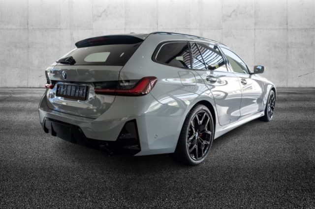 BMW 320 d 48V Touring Msport Pro - foto 2 di 4
