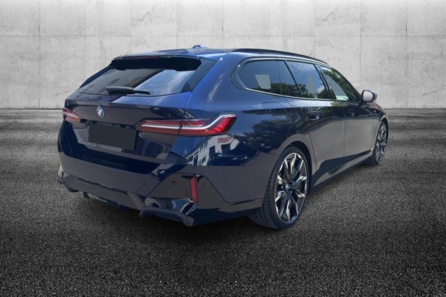 BMW 530 e xDrive Touring Msport - foto 2 di 4