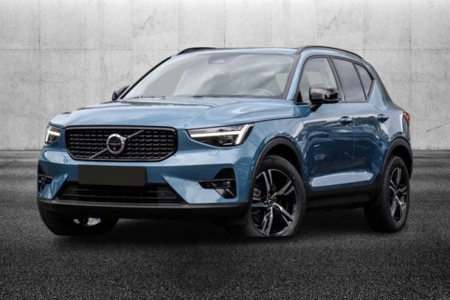 Volvo XC40 B3 automatico Plus Dark semestrale a PIEVE DI CENTO
