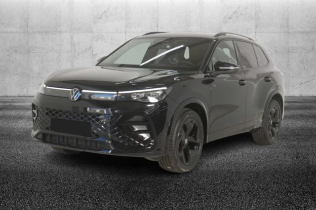 Volkswagen Tiguan 2.0 TDI 150 CV DSG R-Line semestrale a PIEVE DI CENTO
