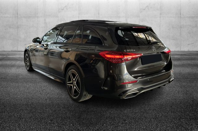 Mercedes-Benz C 300 e hybrid EQ S.W. AMG Line Advanced - foto 3 di 4