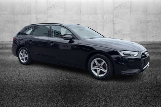 Audi A4 Avant 30 TDI/136 CV S tronic - foto 2 di 4