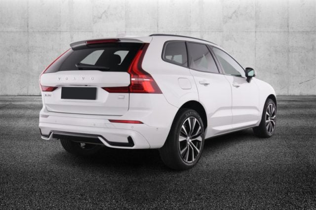 Volvo XC60 T8 Recharge Plug-in Hybrid AWD aut. Ultimate Dark - foto 2 di 4