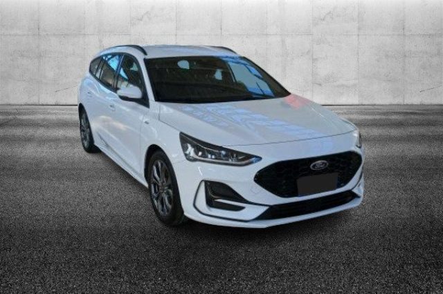Ford Focus 1.0 EcoBoost Hybrid 125 CV SW ST-Line - foto 2 di 4