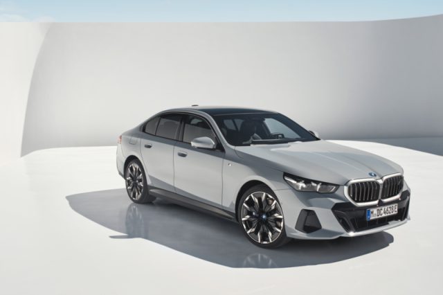 BMW 550 e xDrive nuovo a PIEVE DI CENTO