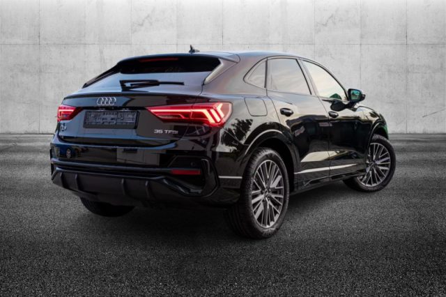 Audi Q3 SPB 35 TFSI S tronic S line edition - foto 3 di 4
