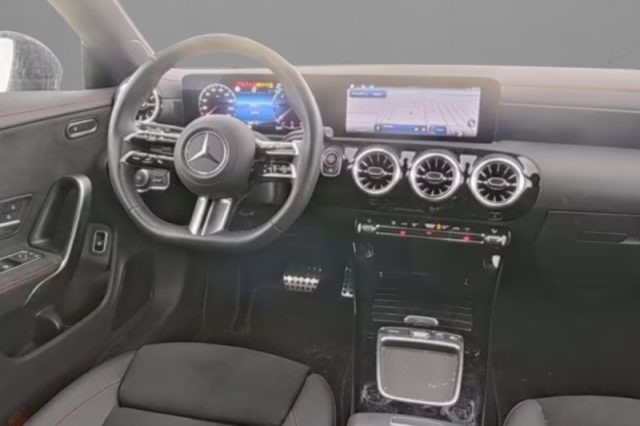 Mercedes-Benz CLA 180 d Automatic Shooting Brake AMG Line Premium - foto 4 di 4