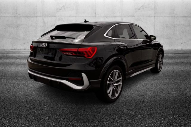 Audi Q3 SPB 35 TFSI S tronic S line edition - foto 2 di 4