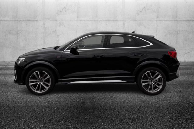 Audi Q3 SPB 35 TFSI S tronic S line edition - foto 3 di 4